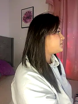 Snapshot of Ari_Martin chatting on 09.30.25 Ari Martin online show from 09.30.25