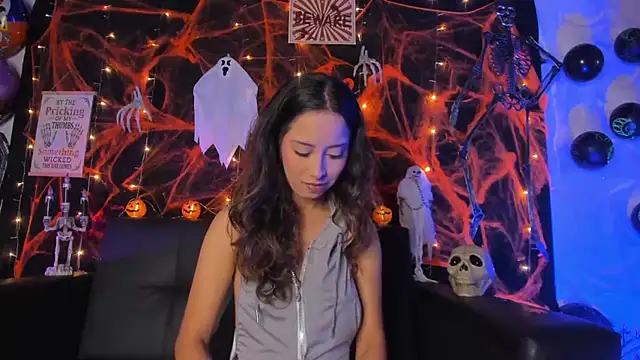 Snapshot of little-Emma chatting on 10.30.25 little-Emma online show from 10.30.25