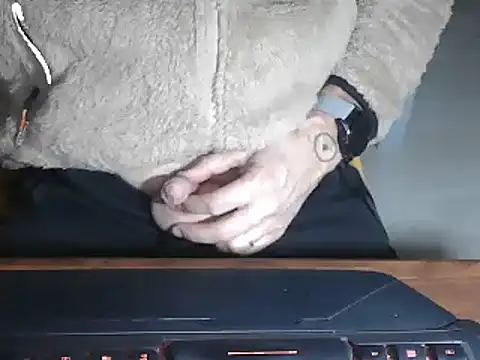 Snapshot of Adri_gard chatting on 02.08.25 Adri gard online show from 02.08.25