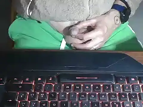 Snapshot of Adri_gard chatting on 03.08.25 Adri gard online show from 03.08.25