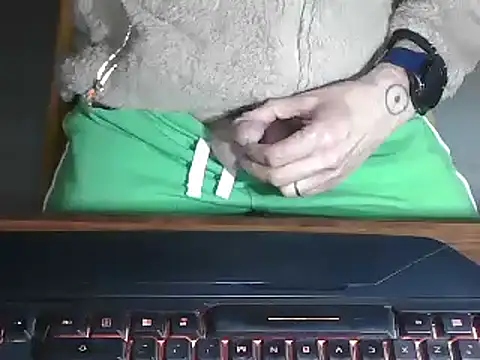 Snapshot of Adri_gard chatting on 03.19.25 Adri gard online show from 03.19.25