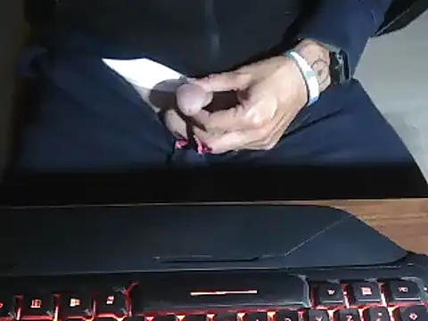 Snapshot of Adri_gard chatting on 10.02.25 Adri gard online show from 10.02.25