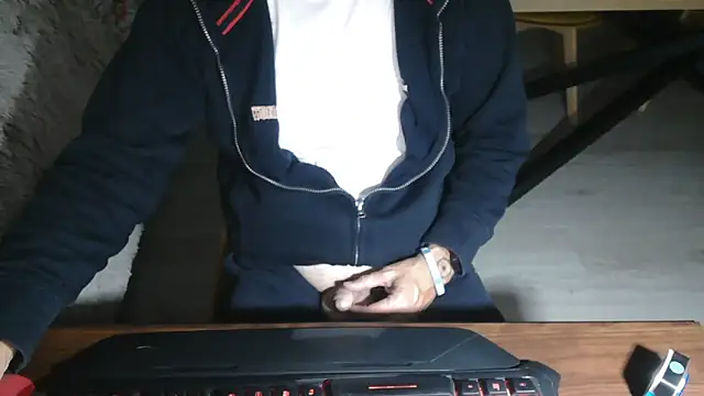 Snapshot of Adri_gard chatting on 10.11.25 Adri gard online show from 10.11.25