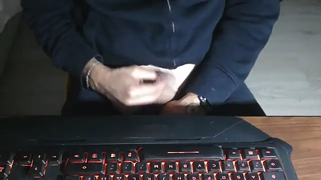 Snapshot of Adri_gard chatting on 10.26.25 Adri gard online show from 10.26.25