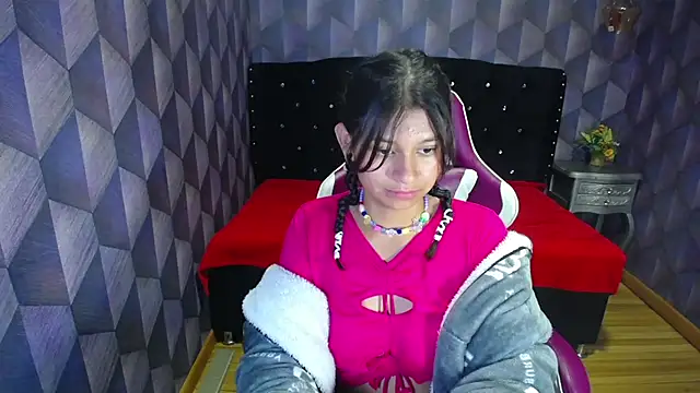 Snapshot of Lilyevansx chatting on 03.20.25 Lilyevansx online show from 03.20.25