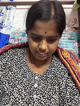 Snapshot of Beauty-queen chatting on 12.28.24 Beauty-queen online show from 12.28.24