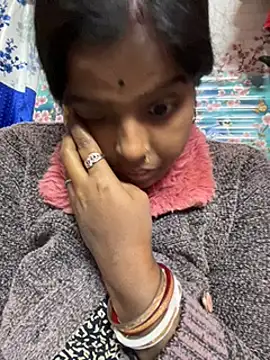 Snapshot of Beauty-queen chatting on 01.03.25 Beauty-queen online show from 01.03.25