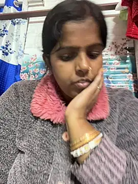 Snapshot of Beauty-queen chatting on 01.04.25 Beauty-queen online show from 01.04.25