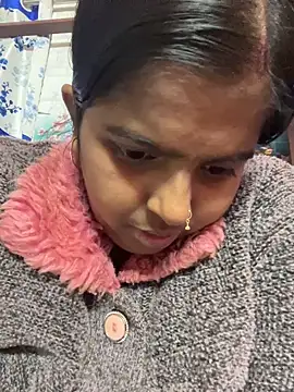 Snapshot of Beauty-queen chatting on 01.11.25 Beauty-queen online show from 01.11.25
