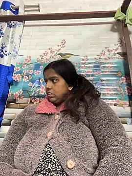 Snapshot of Beauty-queen chatting on 01.13.25 Beauty-queen online show from 01.13.25