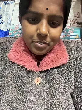 Snapshot of Beauty-queen chatting on 01.20.25 Beauty-queen online show from 01.20.25