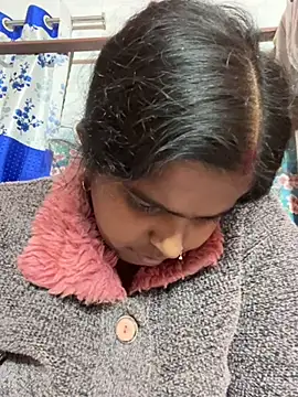 Snapshot of Beauty-queen chatting on 01.22.25 Beauty-queen online show from 01.22.25