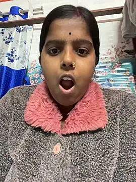 Snapshot of Beauty-queen chatting on 01.24.25 Beauty-queen online show from 01.24.25