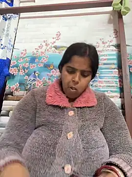 Snapshot of Beauty-queen chatting on 01.30.25 Beauty-queen online show from 01.30.25