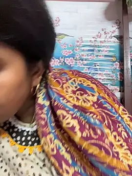 Snapshot of Beauty-queen chatting on 02.04.25 Beauty-queen online show from 02.04.25