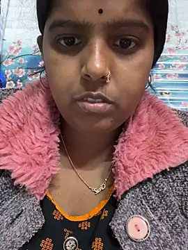 Snapshot of Beauty-queen chatting on 02.10.25 Beauty-queen online show from 02.10.25