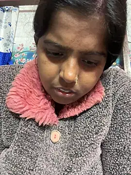 Snapshot of Beauty-queen chatting on 02.11.25 Beauty-queen online show from 02.11.25