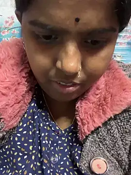 Snapshot of Beauty-queen chatting on 02.18.25 Beauty-queen online show from 02.18.25