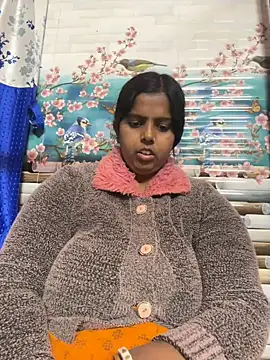 Snapshot of Beauty-queen chatting on 02.19.25 Beauty-queen online show from 02.19.25