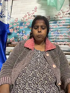 Snapshot of Beauty-queen chatting on 02.27.25 Beauty-queen online show from 02.27.25