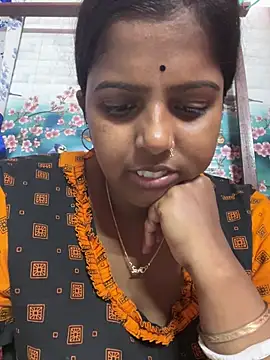 Snapshot of Beauty-queen chatting on 03.15.25 Beauty-queen online show from 03.15.25