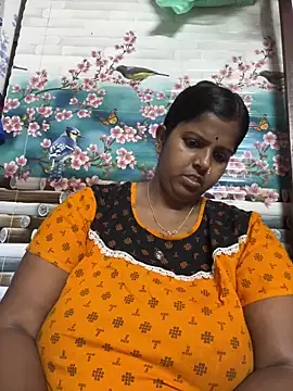 Snapshot of Beauty-queen chatting on 03.17.25 Beauty-queen online show from 03.17.25