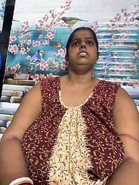 Snapshot of Beauty-queen chatting on 09.15.25 Beauty-queen online show from 09.15.25