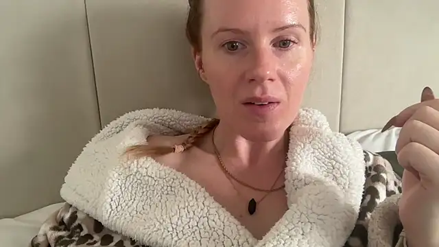 redheadrosie69 online show from 09.30.25