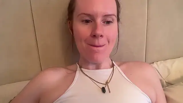 redheadrosie69 online show from 10.10.25