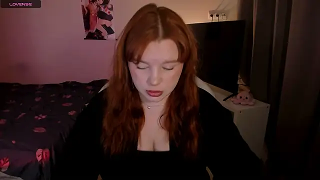 Snapshot of _Lisa_x chatting on 12.19.24 Lisa x online show from 12.19.24