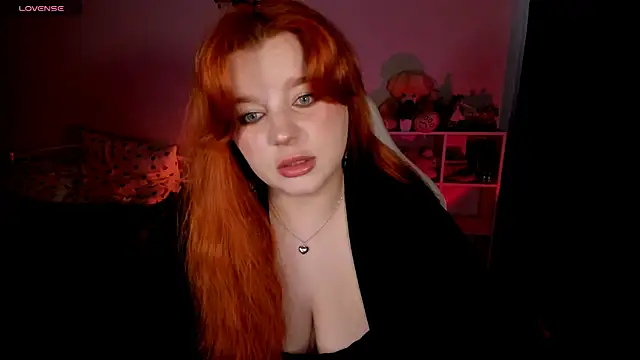 Snapshot of _Lisa_x chatting on 10.02.25 Lisa x online show from 10.02.25