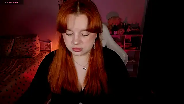 Snapshot of _Lisa_x chatting on 10.09.25 Lisa x online show from 10.09.25