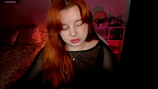 Snapshot of _Lisa_x chatting on 10.12.25 Lisa x online show from 10.12.25