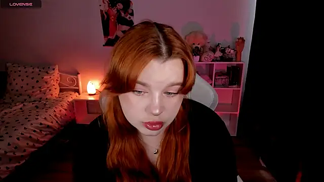 Snapshot of _Lisa_x chatting on 10.26.25 Lisa x online show from 10.26.25