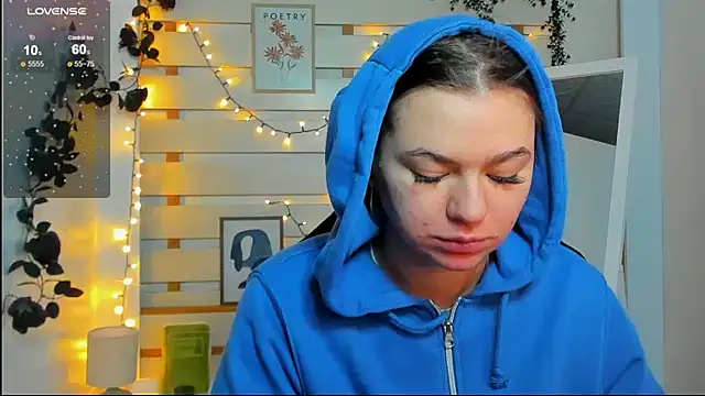 Josephine Kiss online show from 02.10.26