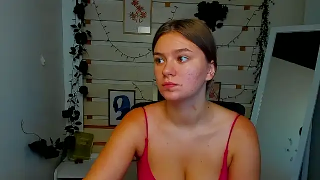 Josephine Kiss online show from 08.03.26