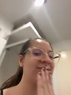 livgomez online show from 10.02.25