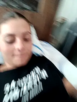 Snapshot of lincaramelo chatting on 12.15.24 lincaramelo online show from 12.15.24