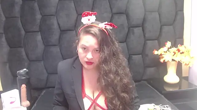 SaraThomso online show from 12.24.24