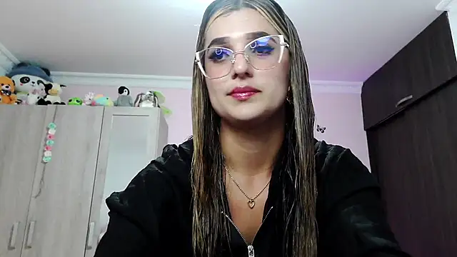 caroline jonson online show from 01.03.25