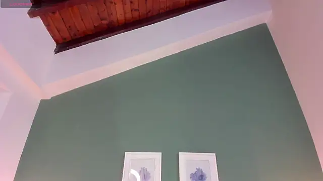  anavictoria  online show from 10.18.25