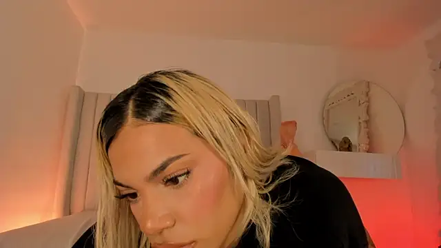 Shelynna azzul online show from 03.24.26