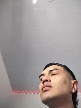 Tifanny Sweett online show from 11.23.25