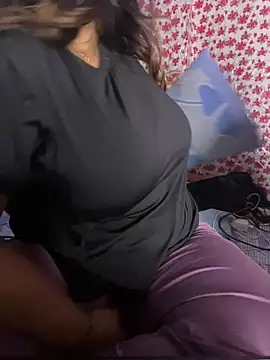 Snapshot of Ritu-Babe chatting on 10.07.25 Ritu-Babe online show from 10.07.25