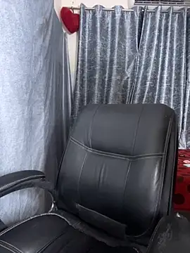 Snapshot of Ritu-Babe chatting on 10.29.25 Ritu-Babe online show from 10.29.25