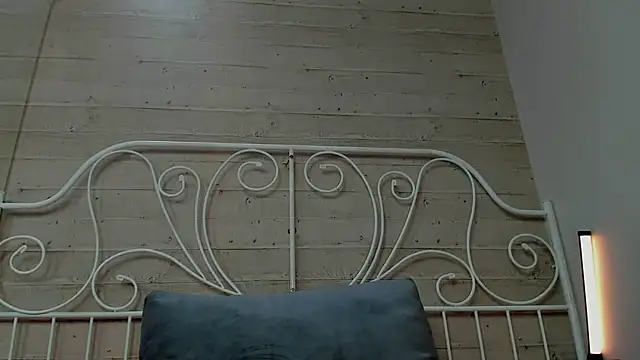 Snapshot of Whitney_Svonn chatting on 02.28.25 Whitney Svonn online show from 02.28.25