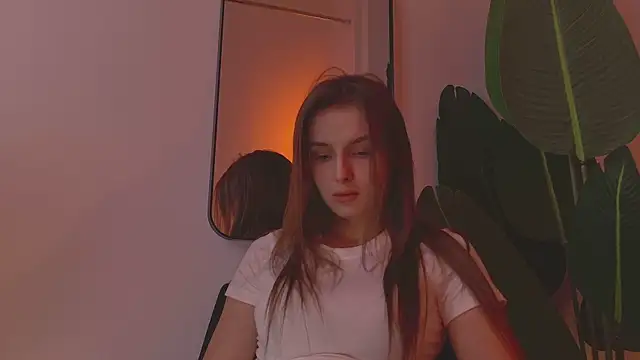 Snapshot of Whitney_Svonn chatting on 03.22.25 Whitney Svonn online show from 03.22.25