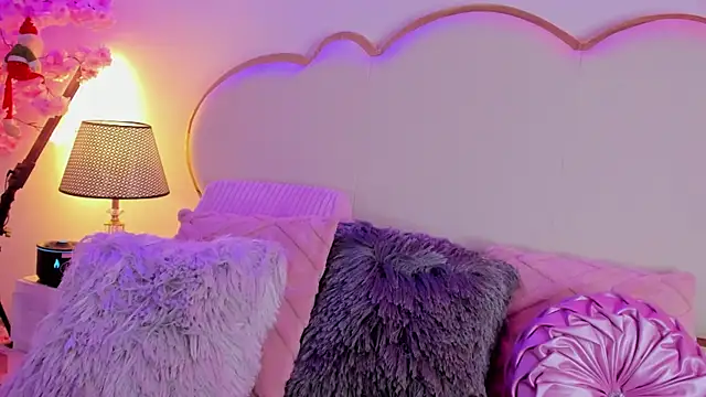 SenniaBella online show from 12.22.25