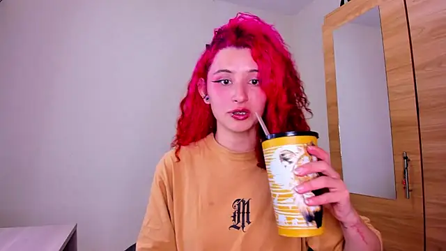 Snapshot of valent_27 chatting on 10.01.25 valent 27 online show from 10.01.25