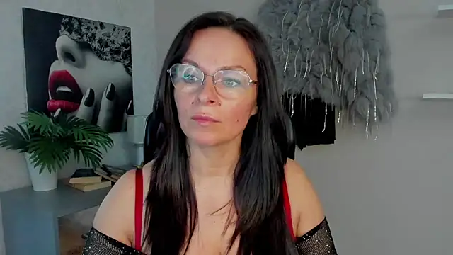 Snapshot of HelenLuxx chatting on 03.23.25 HelenLuxx online show from 03.23.25